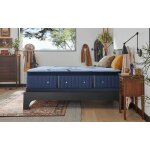 Stearns and Foster Lux Hybrid Medium Mattress - Image 3