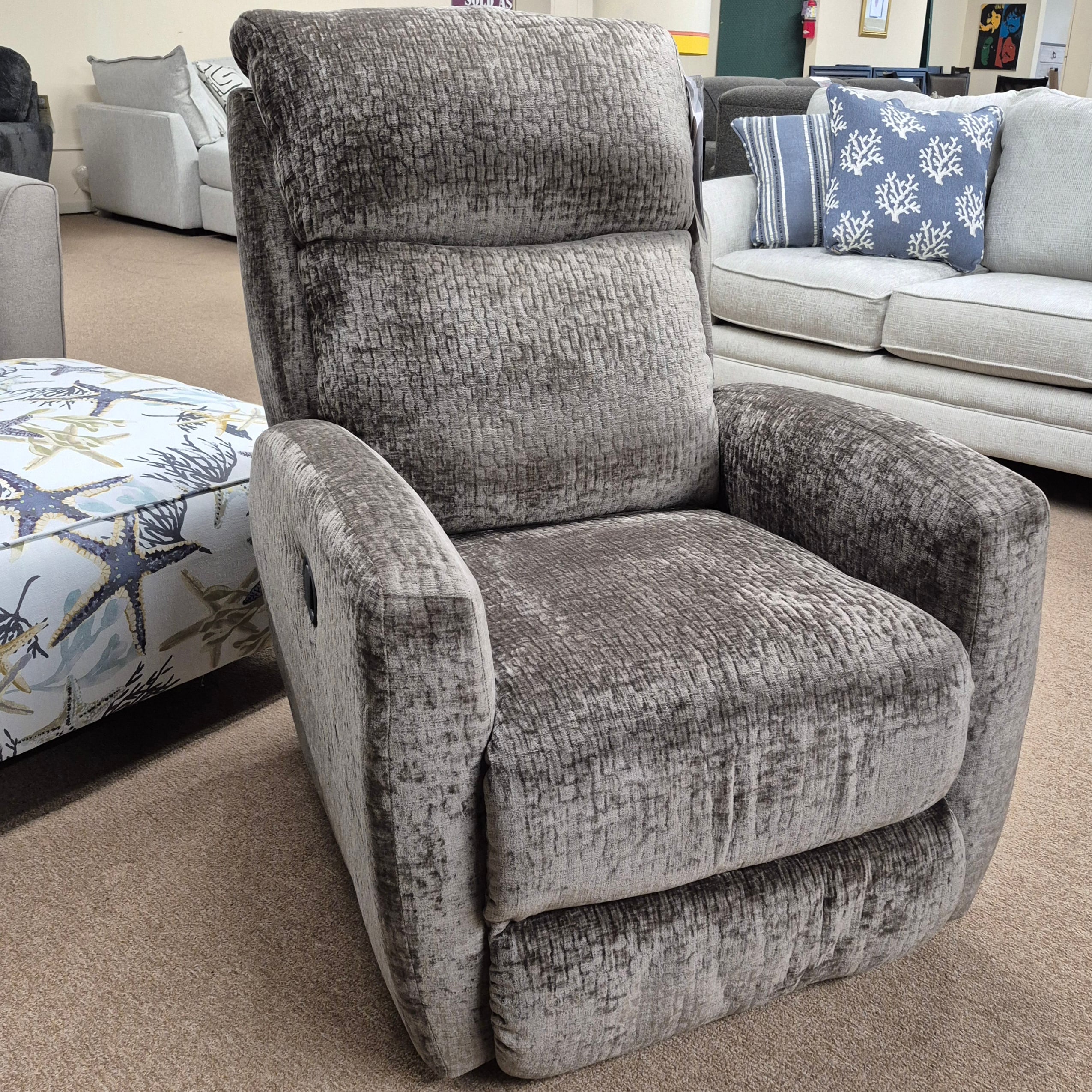 20251128_153932 Wallsaver Recliner - Image 1