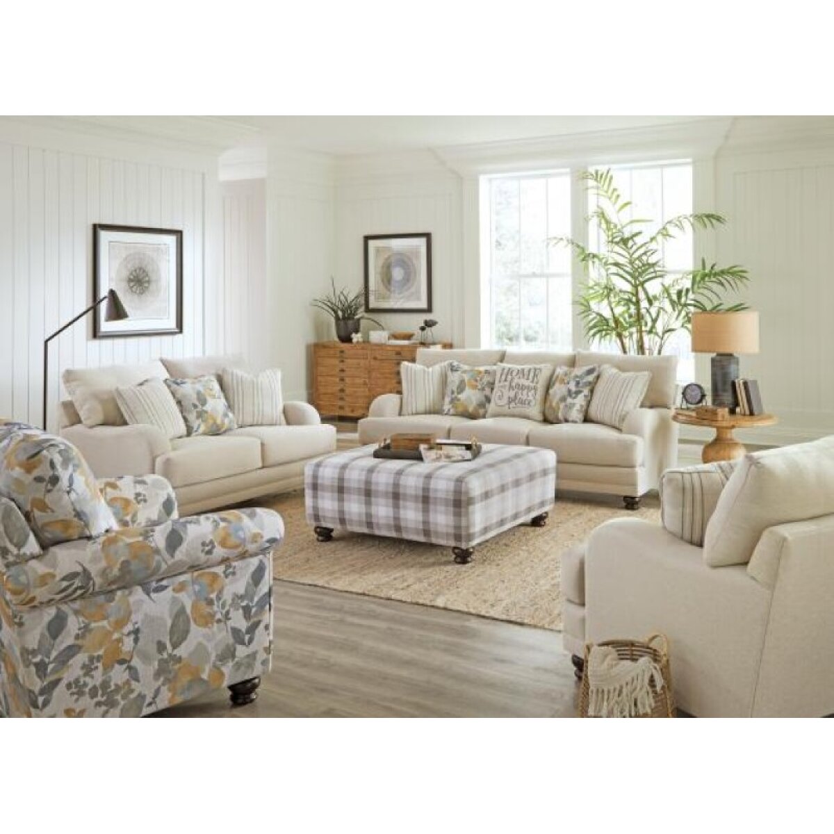 3a051bb0c37bc28f90a856979dc920e5 Jonesport 1379 Sofa - Image 1