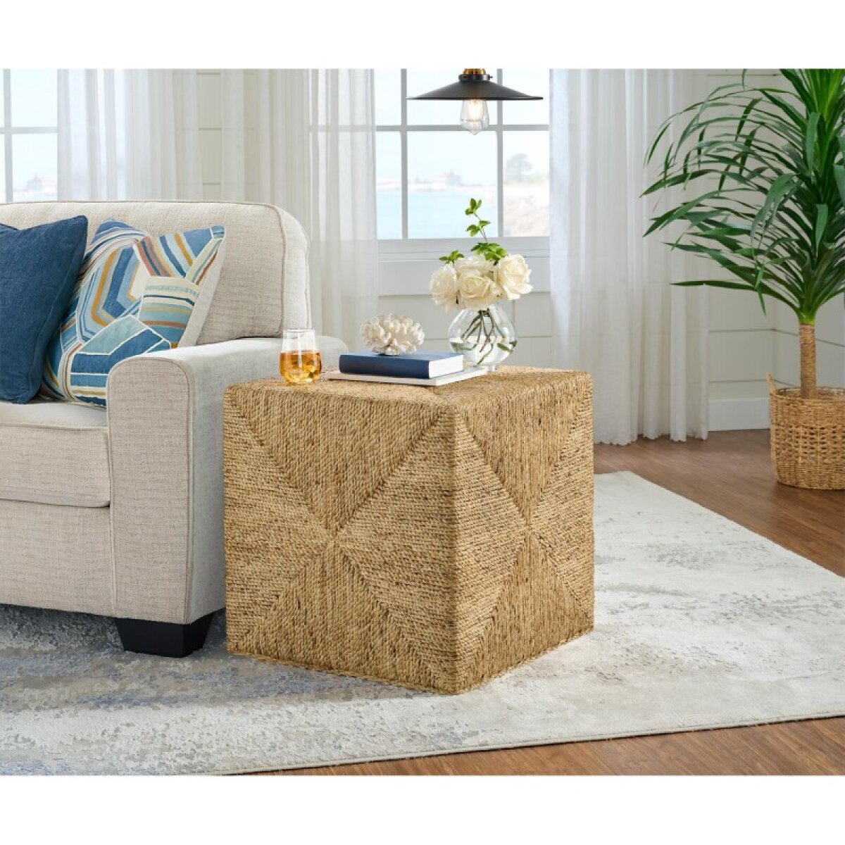 b223b6a4e97a79ba3413b26f9b8272bf Woven Cube Table - Image 1