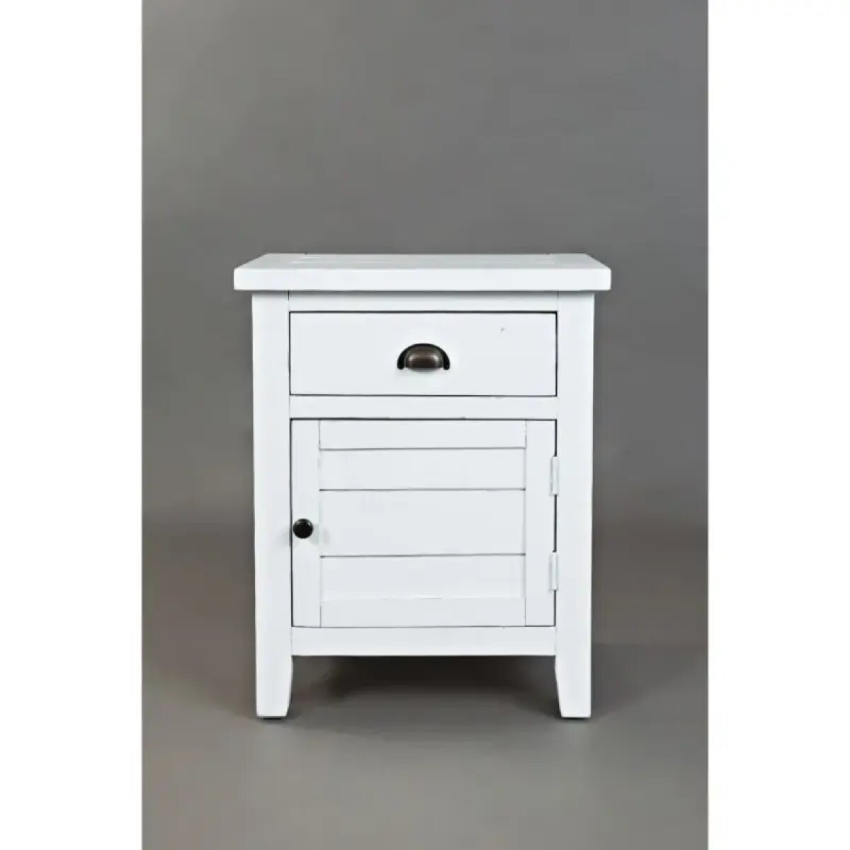 f1a3fc4a51ee672ed2733d74c6c61245 Artisan's Craft Accent Table - Image 1