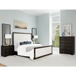 Bedroom - Image 17